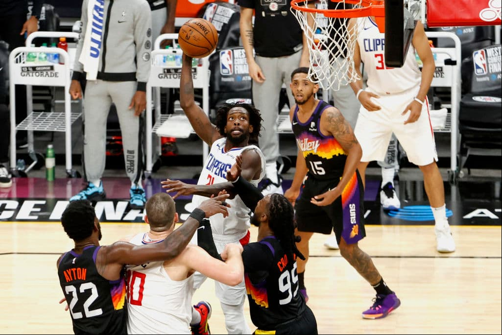 La canasta de último segundo de Deandre Ayton le da la victoria a los Pheonix Suns 103-104 sobre Los Angeles Clippers.
