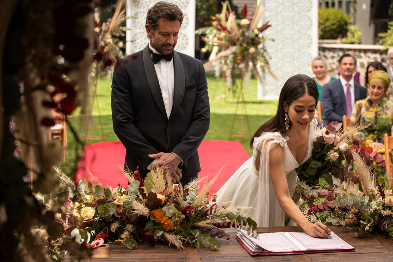La pareja se casó por lo civil en una hermosa ceremonia a la que asistieron sus seres más queridos.