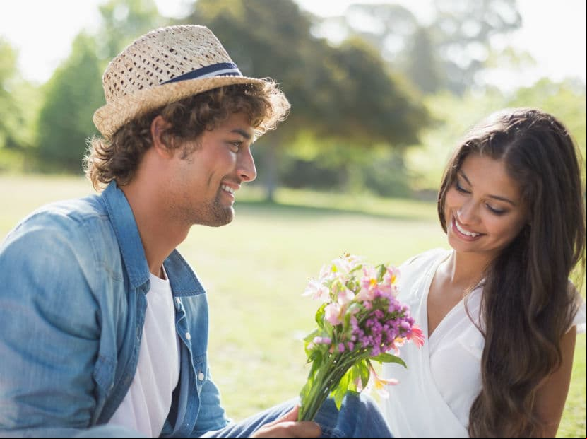 Piscis es el hombre más romántico del zodiaco, siempre tendrán las palabras precisas para conquistar a su pareja, son detallistas extremos ¡te sorprenderá en todo momento!