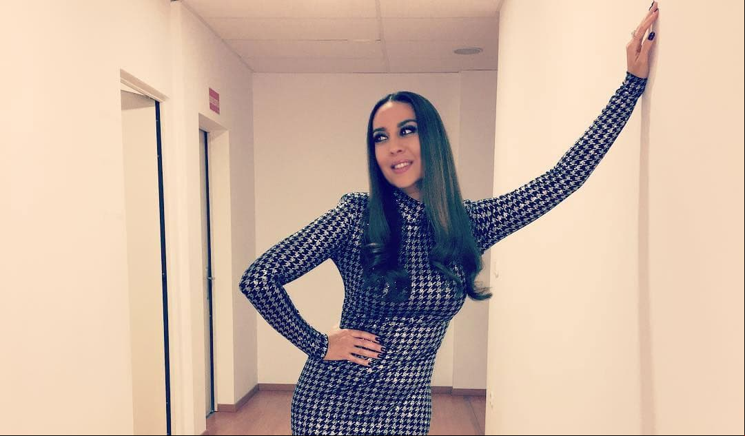 Mónica Naranjo sorprende con candente desnudo