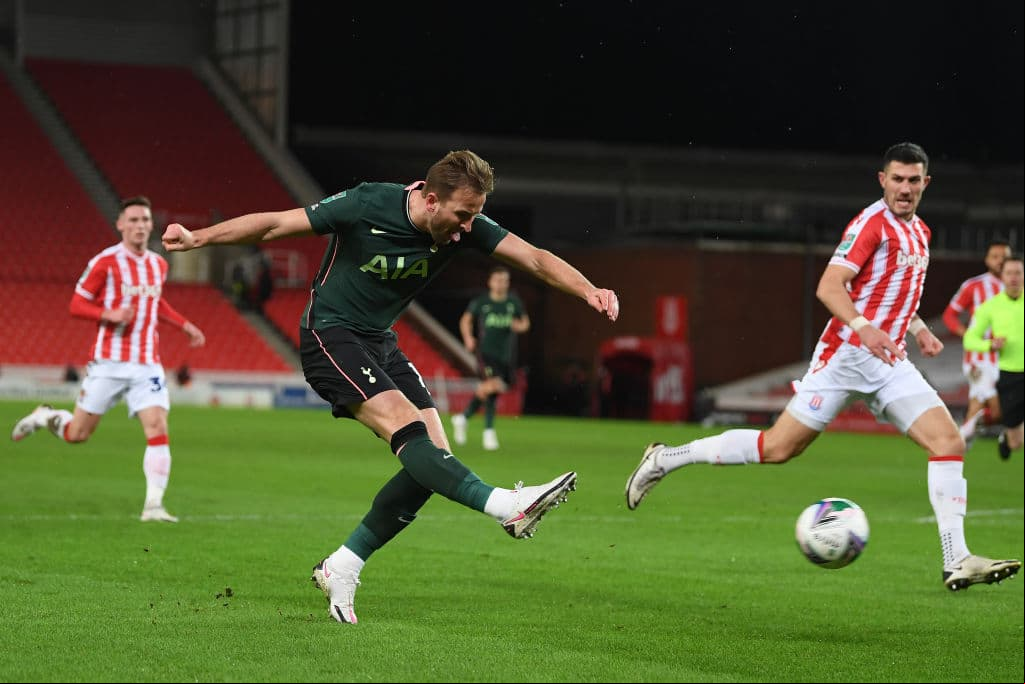Los de Mourinho despelucaron al Stoke City 1-3. Por Tottenham marcaron Bale (22’), Davies (70’) y Kane (81’); Thompson (53’) descontaba.