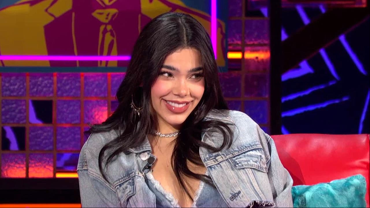 Kenia Os confiesa si prefiere a Bad Bunny o Peso Pluma en De Noche Pero Sin Sueño