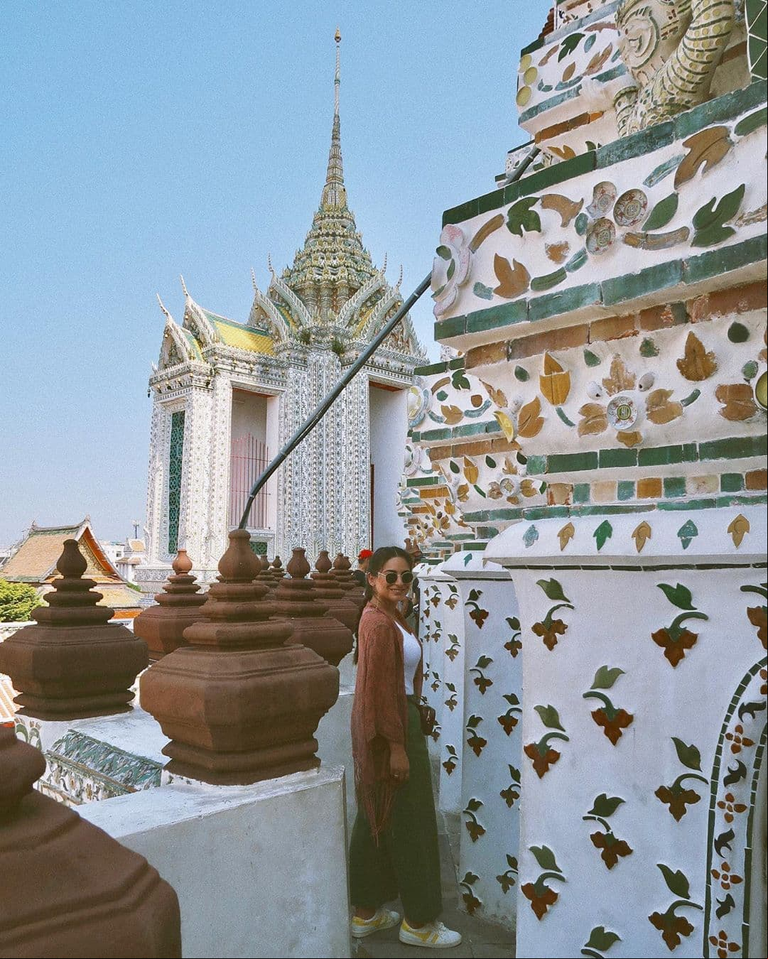 Tras recorrer algunos rincones de Balli, Ana Brenda se trasladó a Bangkok donde visitó uno de los templos de la región.