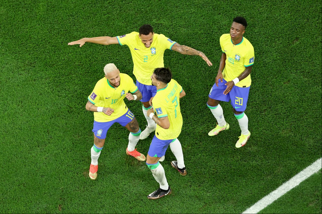 Fiel a su estilo, Paquetá festejaba con un baile.