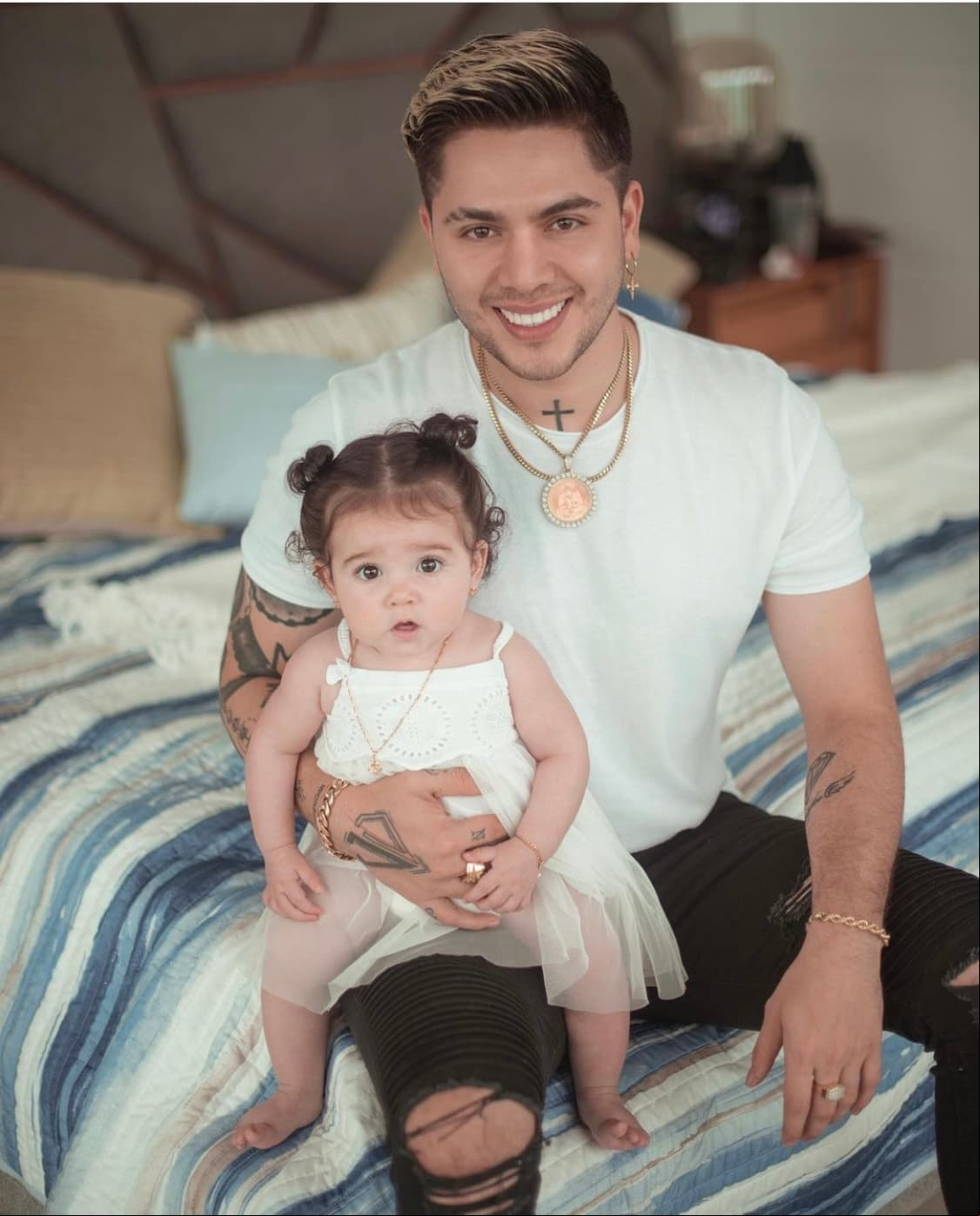 Sin embargo, ¿sabes cómo lucía JD Pantoja antes de ser famoso? A continuación, te mostramos la transformación del también cantante desde que era un niño hasta convertirse en estrella.