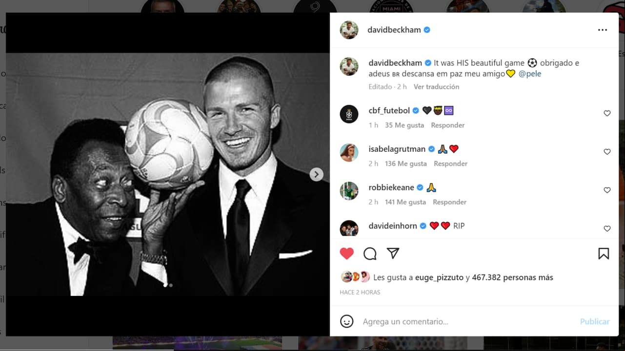 Personalidades de diversas disciplinas del deporte, políticos, estrellas de cine, instituciones y algunos de los estadios históricos del futbol Mundial se rindieron en palabras de iración hacia Pelé tras su muerte.