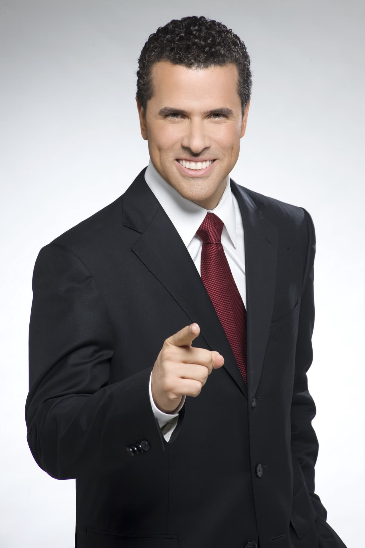 Marco Antonio Regil podría tener en la mira un nuevo amor