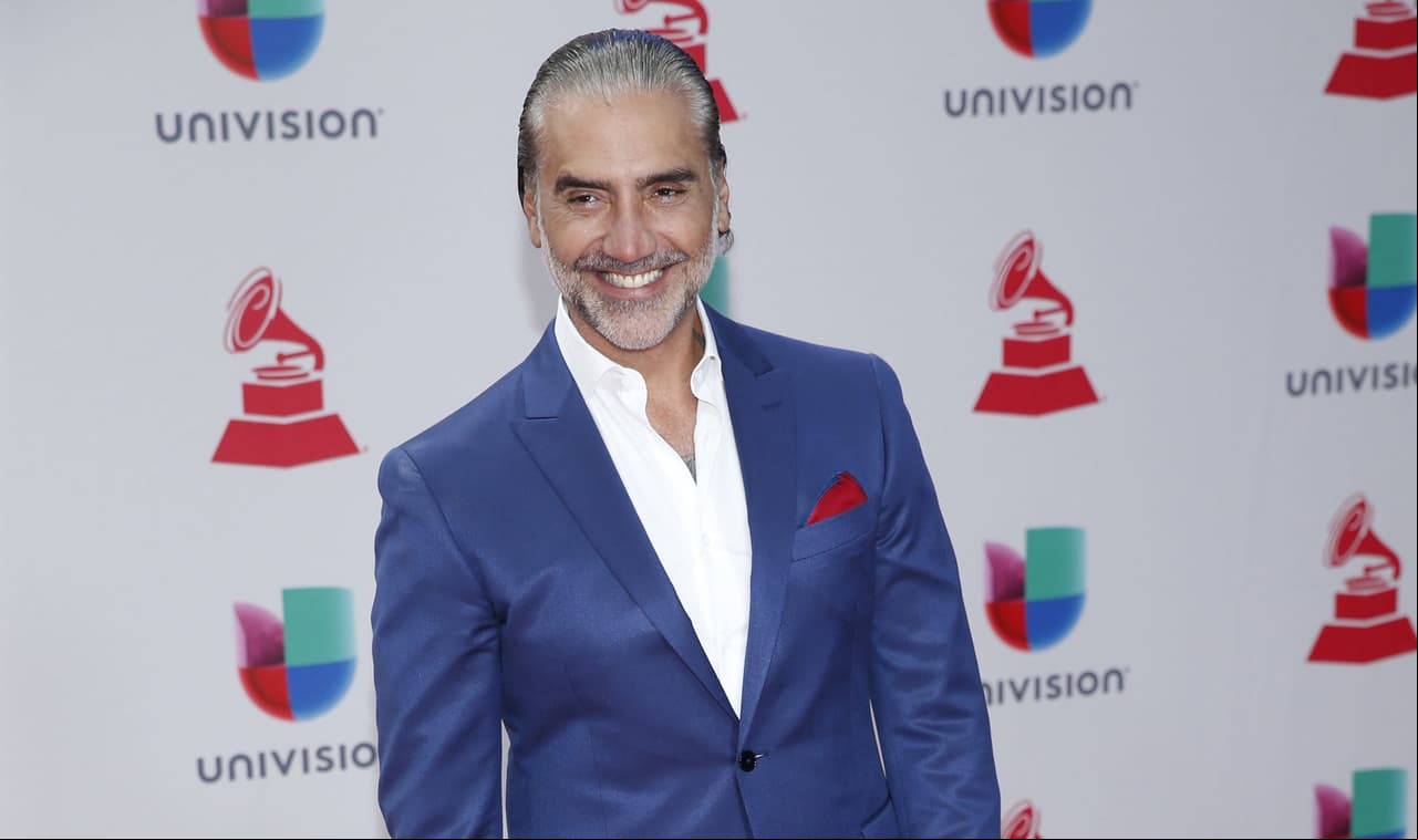 Alejandro Fernández enfurece frente a las cámaras y agrede a paparazzi