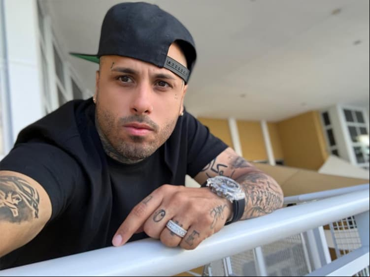 Nicky Jam dedica emotivo mensaje a su fallecida abuela
