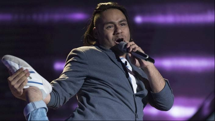 Hugo Sánchez canta 'Todos me miran' en La Voz... México