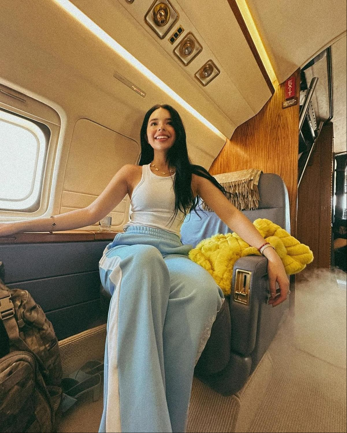 Ángela Aguilar: ¿cuánto cuesta el lujoso auto Tesla de la cantante?