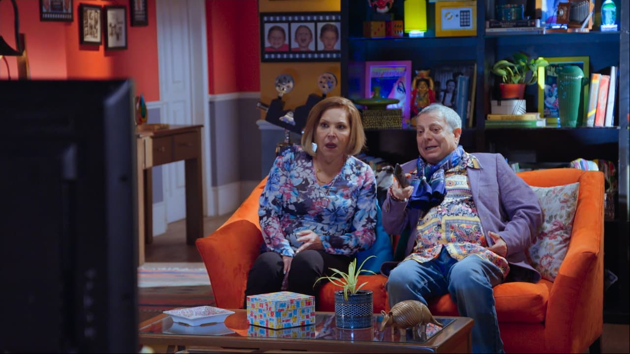 Frankie y Doña Lorena estarían viendo TV o 'La toalla del mojado'.
