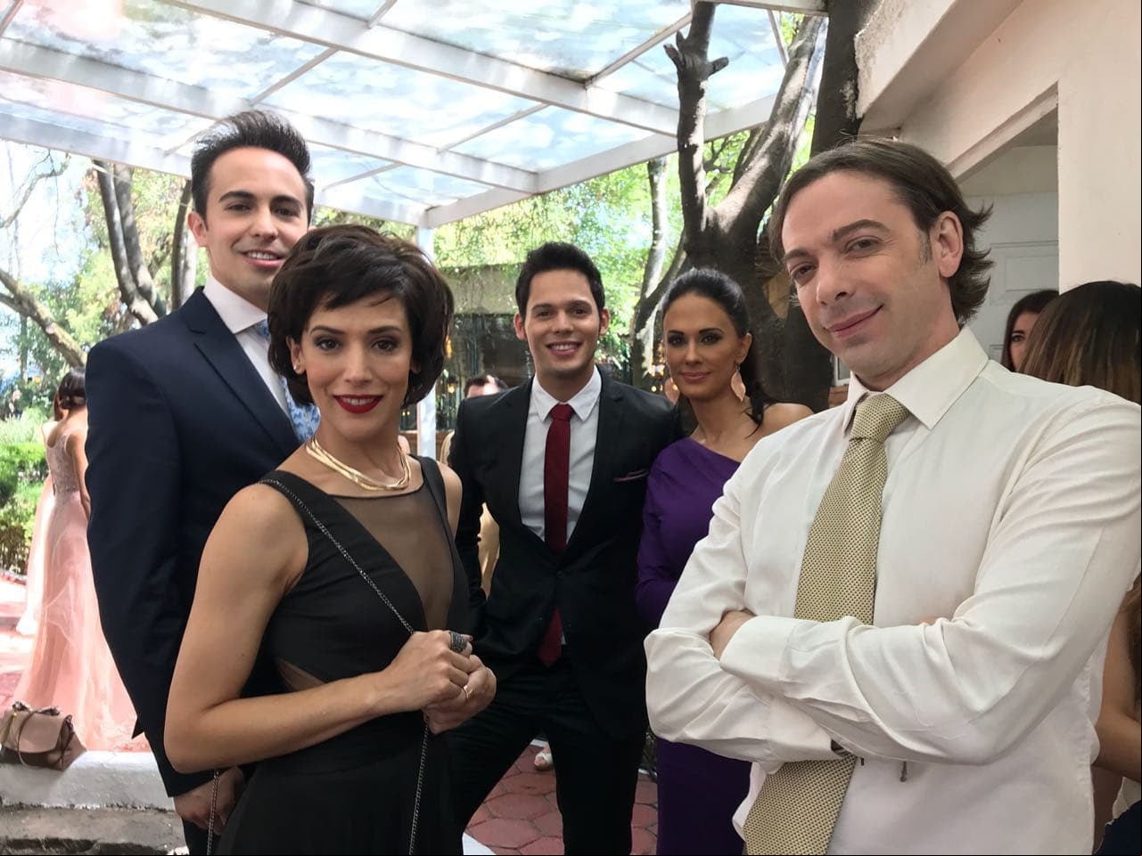 Invitados especiales: Armando, Laura, Rafa, Almudena y Luis.