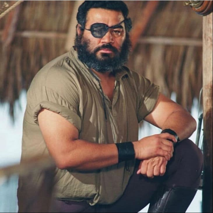 Finalmente, el actor Pedro Gonzalo Sánchez, a quien recordamos por interpretar a 'Facundo Gómez "El Tuerto"' perdió la vida el 15 de agosto de 2018, debido a un infarto. La noticia fue confirmada por su compañera, la actriz Edith González, en su cuenta oficial de Instagram.