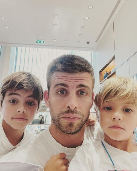 Gracias a este pacto temporal, Milan y Sasha podrán acompañar a su padre a algunos eventos laborales, como el estreno del F.C. Barcelona en La Liga, el sábado 13 de agosto, indica El Financiero.
<br>