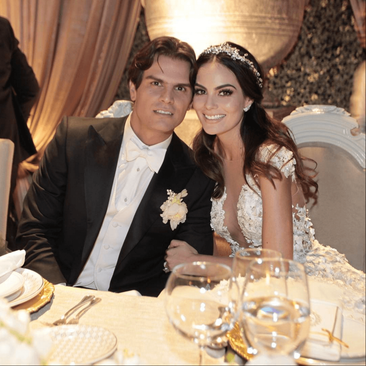 Ximena Navarrete enfrenta la pérdida de su bebé junto a su esposo Juan Carlos