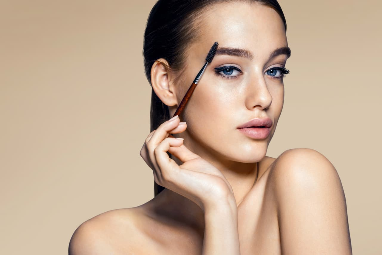 Cinco tips para engrosar las cejas