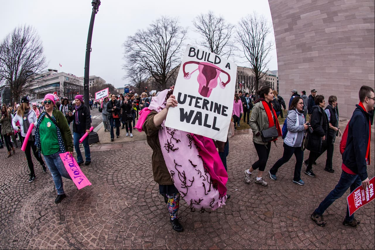 La marcha inició una conversación global que no se detuvo y que unió a mujeres en todo el mundo. Temas como la opresión femenina y el abuso de poder ayudaron a potencializar movimientos como el #MeToo.