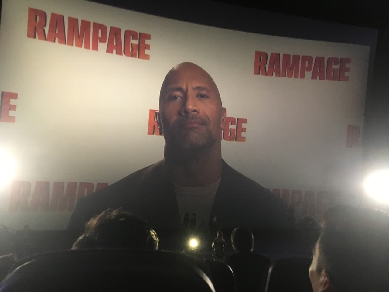 'The Rock' presentó desde Londres la película 'Rampage: Devastación'