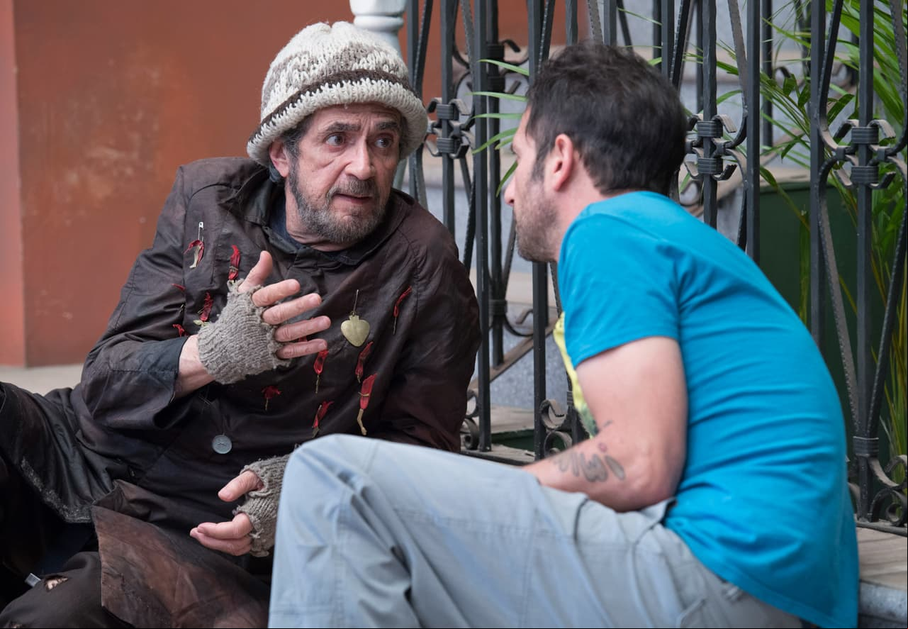 "Como si uno no tuviera suficiente con arrastrarse en la miseria, en el fango del dolor y del hambre"