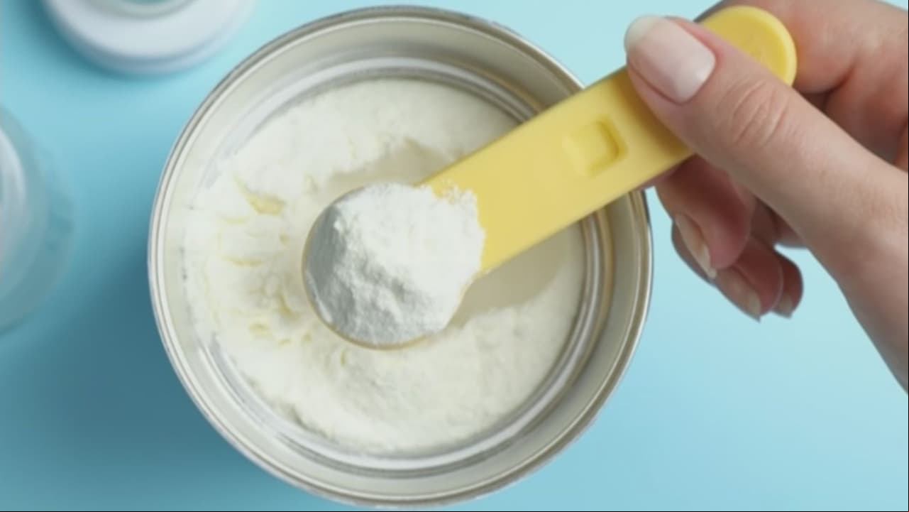 La FDA evaluará los nutrientes e ingredientes de las fórmulas para bebés: te explicamos por qué