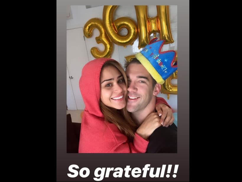 Pese a la distancia, la pareja se ha dado el tiempo para conocerse. En marzo pasado, Yanet estuvo presente en el cumpleaños del anfitrión del podcast ‘School of greatness’.