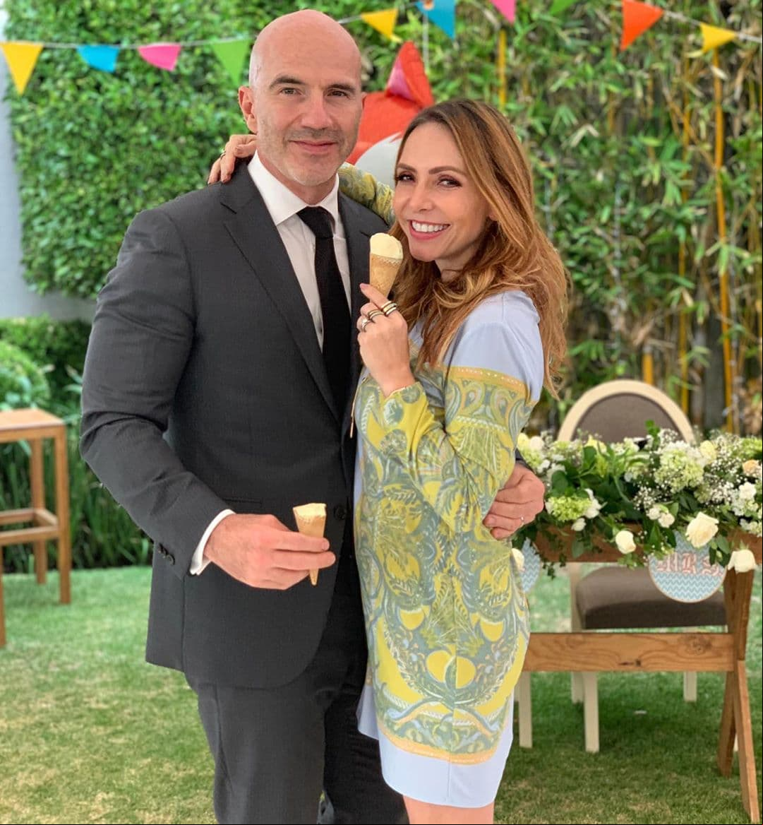 El bebé de Erika Zaba, del que aún no revela el sexo ni el nombre que llevará, es fruto de su matrimonio con Frank Oliveros, con quien se casó el primero de julio de 2017 en la Hacienda Los Picachos en San Miguel de Allende, Guanajuato.