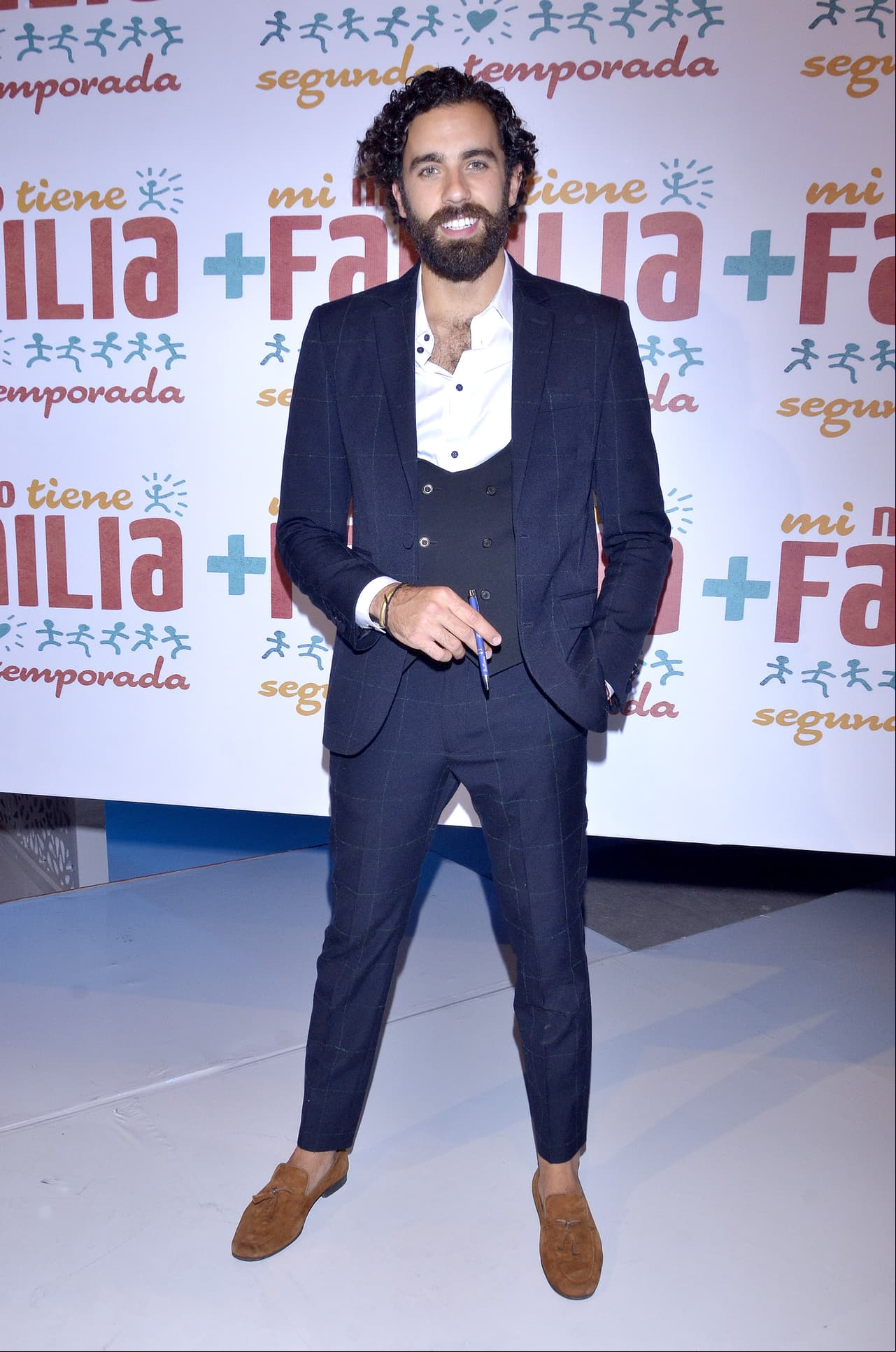 José Pablo Minor interpreta a 'Miguel Terranova Contreras', un arquitecto de gran prestigioso, quien desea formar una familia con 'Alejandro Larios' (Diego Amozurrutia), hijo de 'Catalina Creel'.