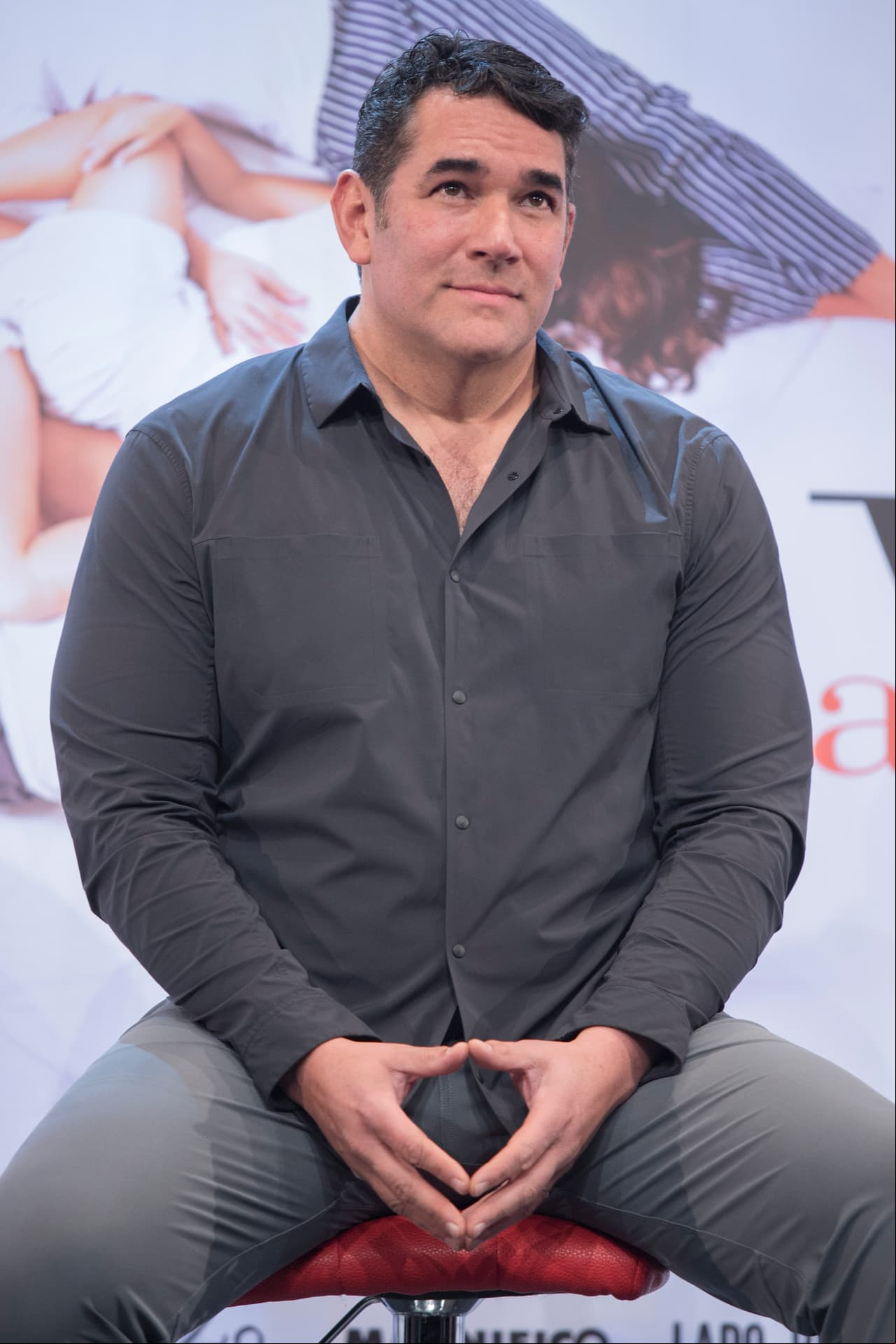 "Pablo, el esposo de Alicia, es el mejor amigo de Miguel”.