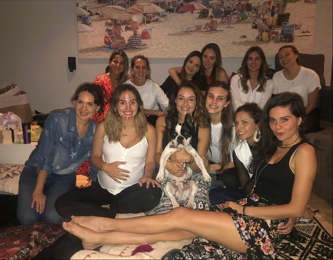 Zuria Vega compartió fotos del ritual que su hermana Marimar le organizó, previo al nacimiento de Luka, nombre que llevará su segundo hijo.
