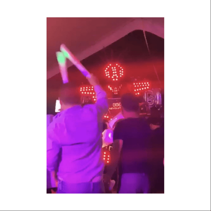 La fiesta estuvo amenizada con un DJ, por las imágenes que compartieron del evento.