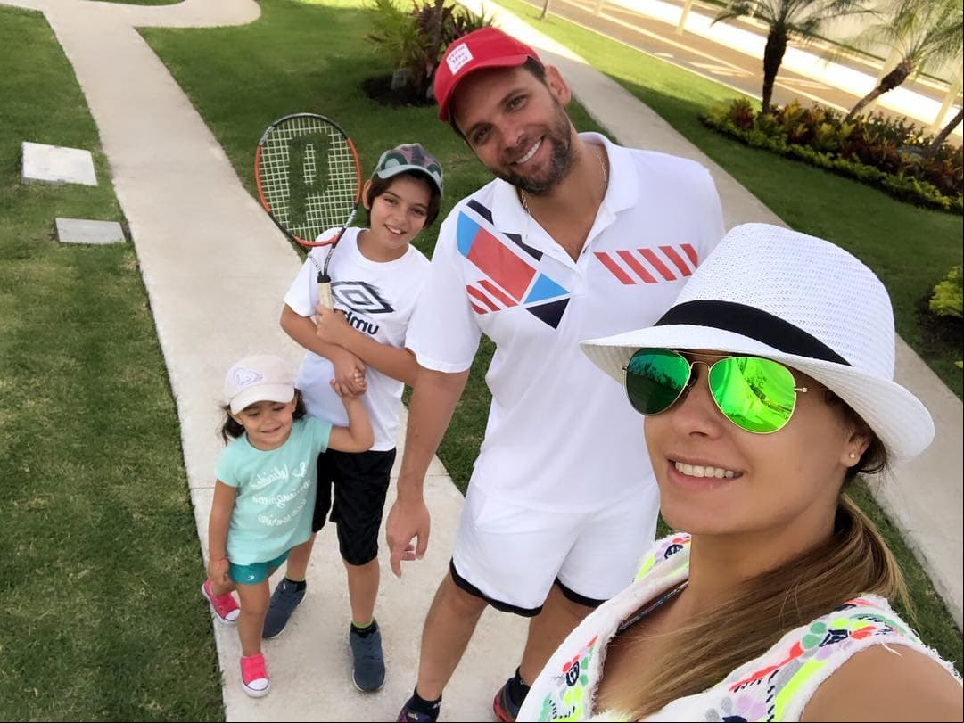 El bebé se suma a la familia conformada por los conductores, Gia y Santino, hijo de Pato y Grettell Valdez.