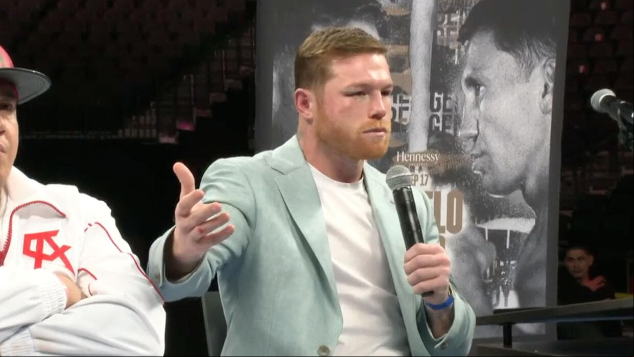 ‘Canelo’ pidió respeto a su carrera y arremetió contra David Benavidez 

