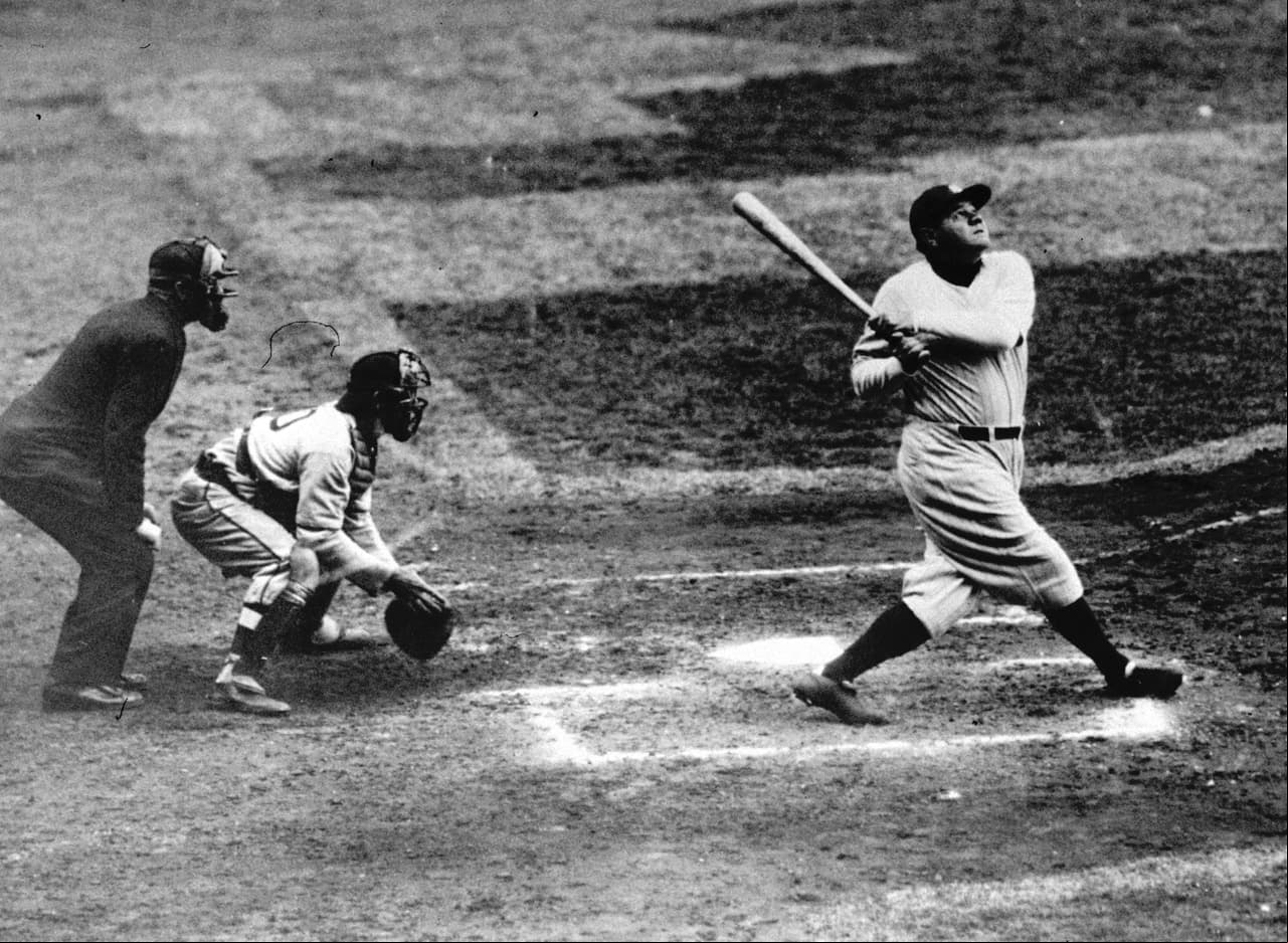 Estableció records de carrera, en su época, de home run, y de porcentaje de bateo.