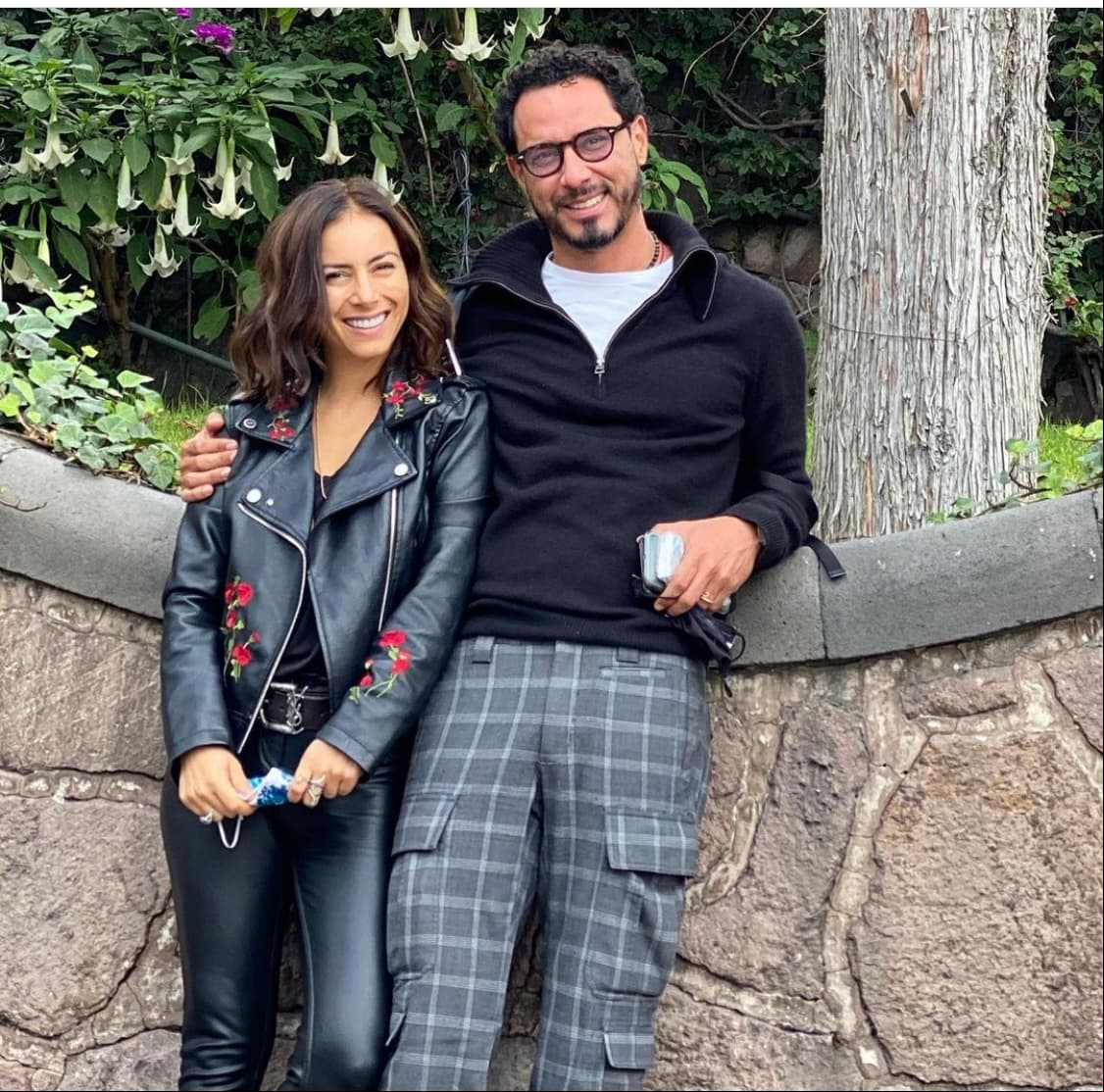 La más reciente celebridad que se ha relacionado con un político es la conductora Claudia Lizaldi, quien la tarde de este lunes 4 de enero utilizó su cuenta de Instagram para dar a conocer su compromiso con Raúl Paz Alonzo, senador del estado de Yucatán.
