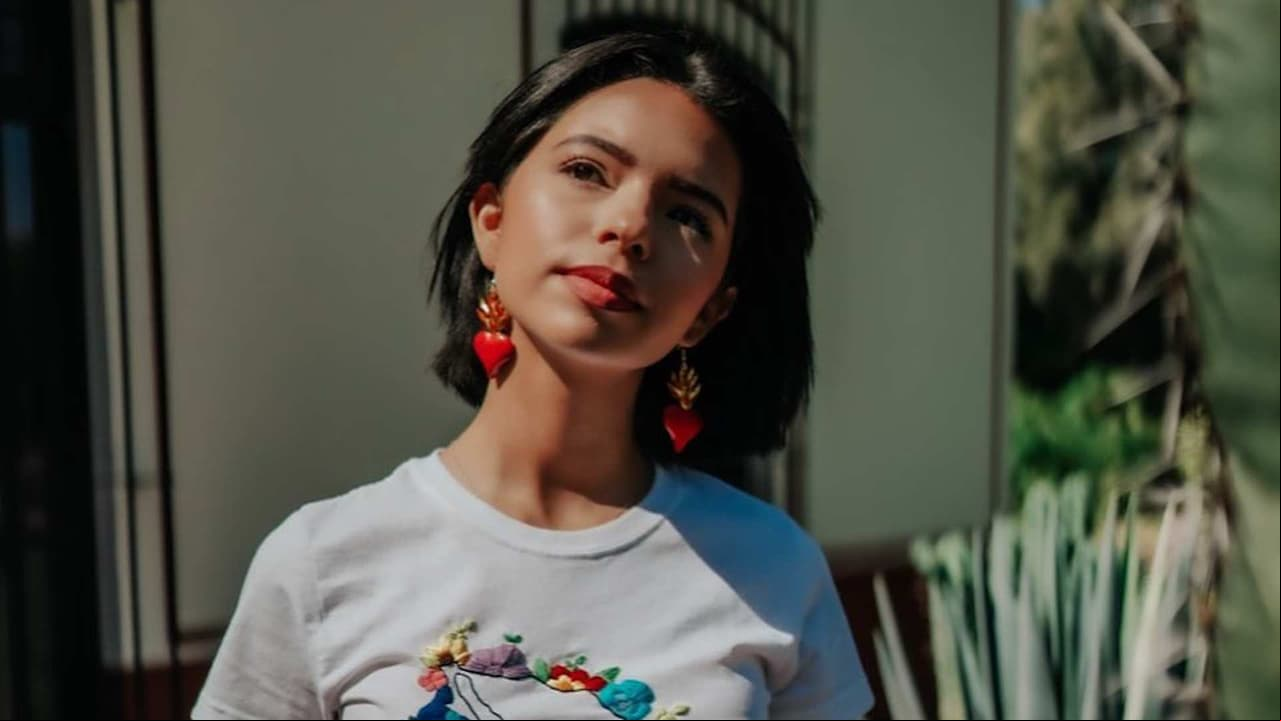 ¡Ni Kim Kardashian ni Flor Silvestre! Ángela Aguilar presume a quién es idéntica: ‘Soy tu gemela’