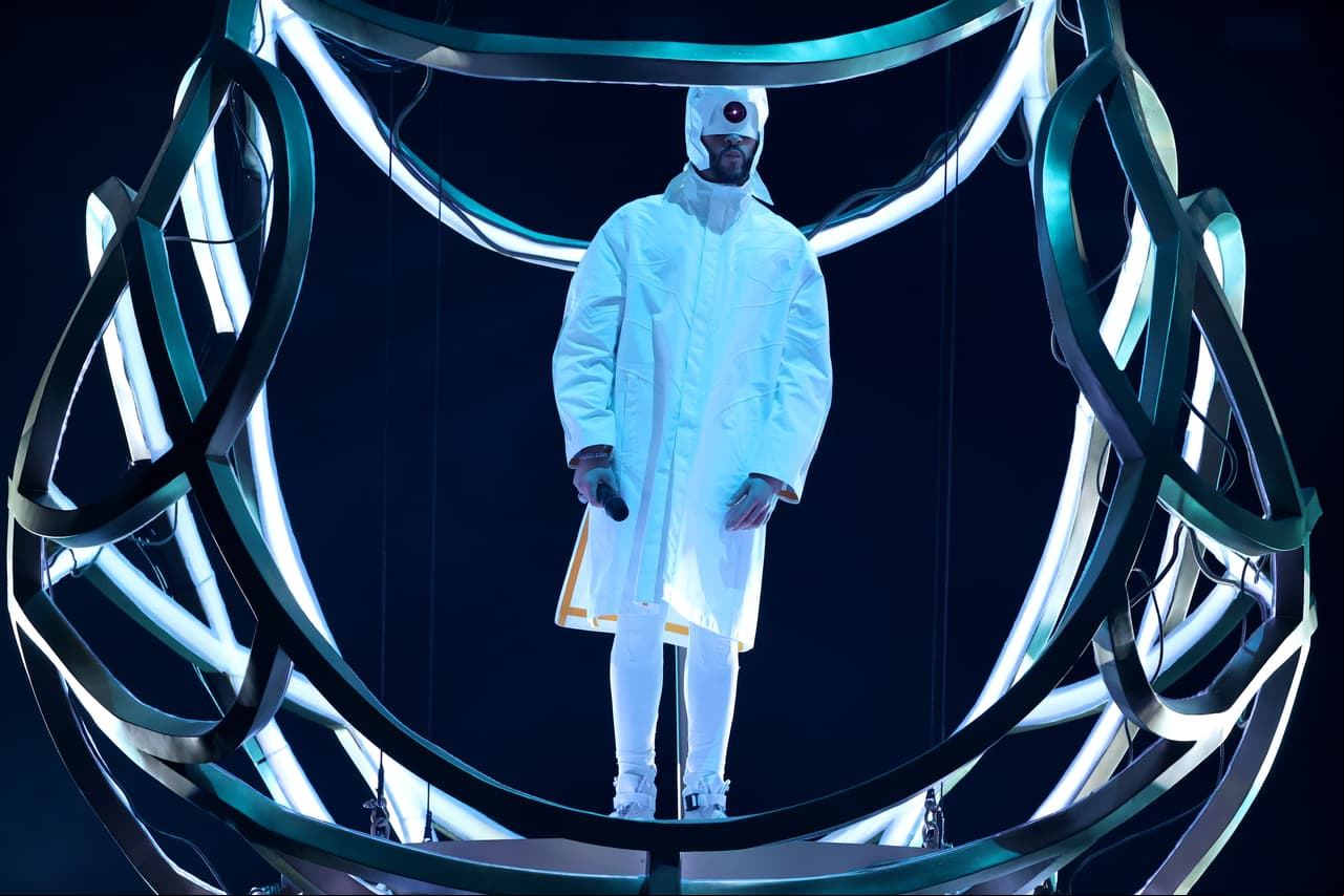 LOS ANGELES, CALIFORNIA - NOVEMBER 21: Bad Bunny performs onstage during the 2021 American Music Awards at Microsoft Theater on November 21, 2021 in Los Angeles, California. (Photo by Kevin Winter/Getty Images for MRC)