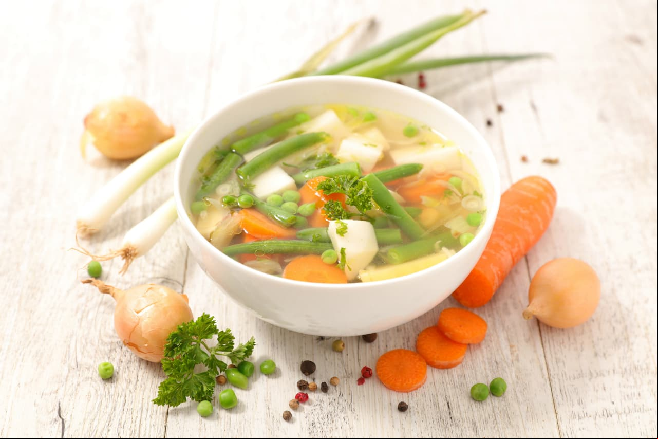 Sopa de verduras, el alimento perfecto para bajar de peso
