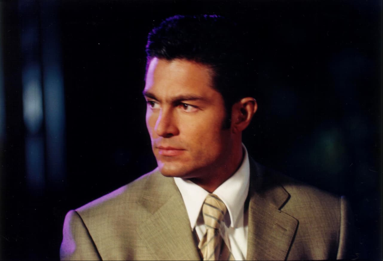 Dulce Desafío, María la del barrio, Esmeralda y La Usurpadora son algunas de las telenovelas que marcaron la vida de Fernando Colunga, colocándolo como uno de los galanes más destacados de la televisión mexicana.