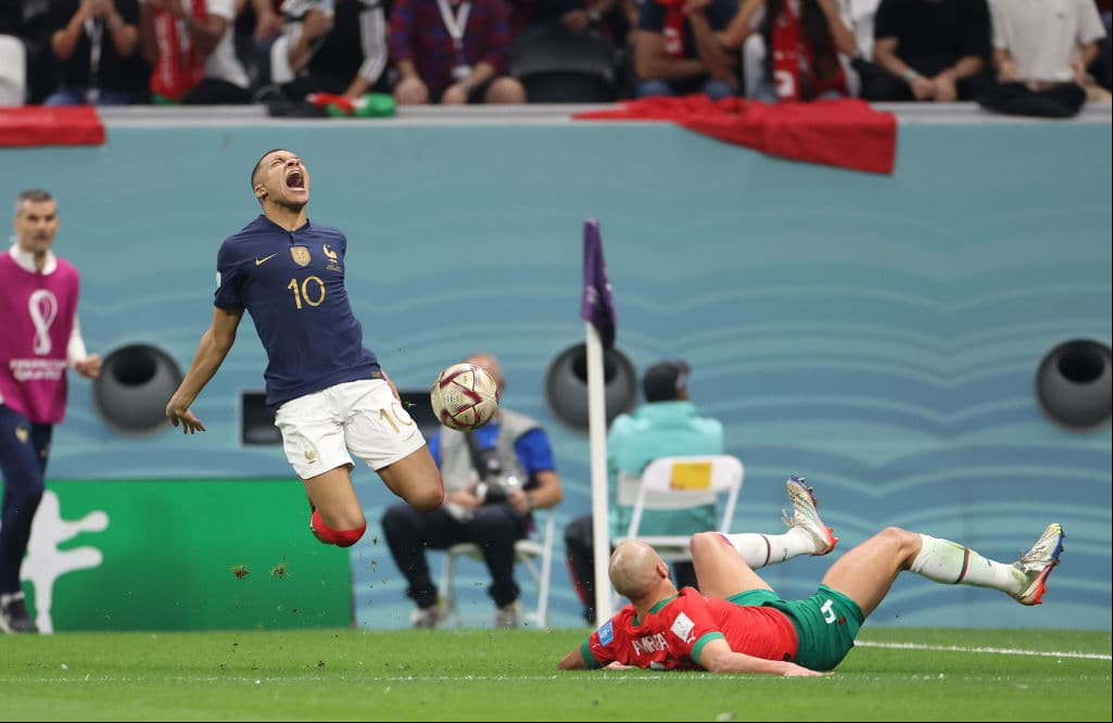 Francia eliminó a Marruecos en semifinales del Mundial de Qatar 2022, gracias a los goles de Theo Hernández en el minuto 5 y de Randal Kolo Muani en el 79, y jugará la final del domingo frente a Argentina en el estadio de Lusail.