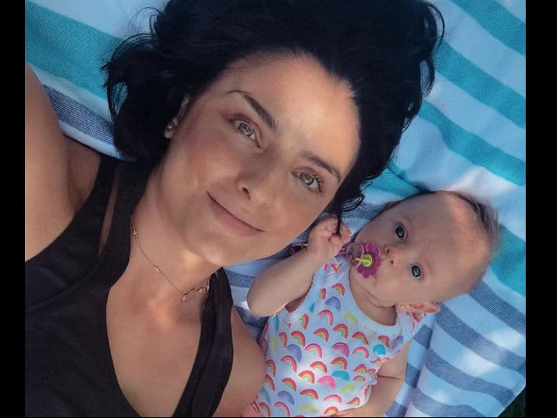 Aislinn Derbez presume a su hija Kailanien redes sociales