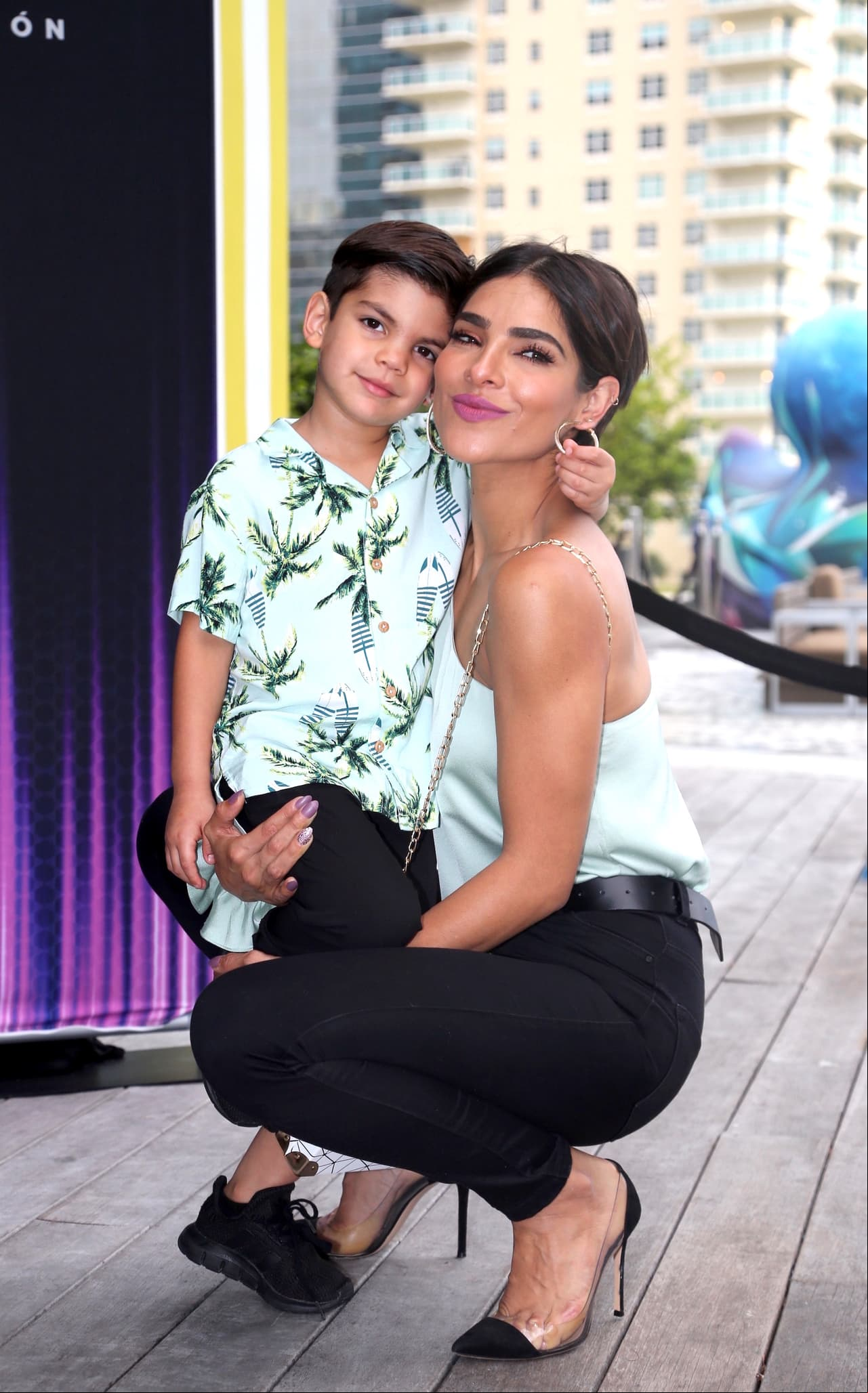 Desde entonces, Espinoza se ha consagrado como presentadora de televisión al conducir exitosos proyectos como 'Nuestra Belleza Latina' en 2014 y 'La Banda' en 2015, entre otros. En cuanto a su vida personal, la también actriz es madre del pequeño Mateo, fruto de su relación con Espinoza Aníbal Marrero.