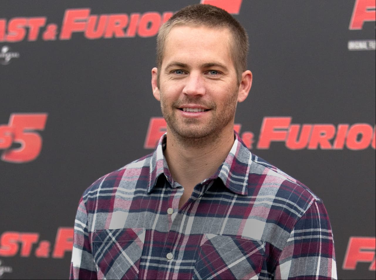 Paul Walker falleció el 30 de noviembre de 2013 cuando su Porche GT se estrelló contra un árbol y explotó en Los Ángeles, California.