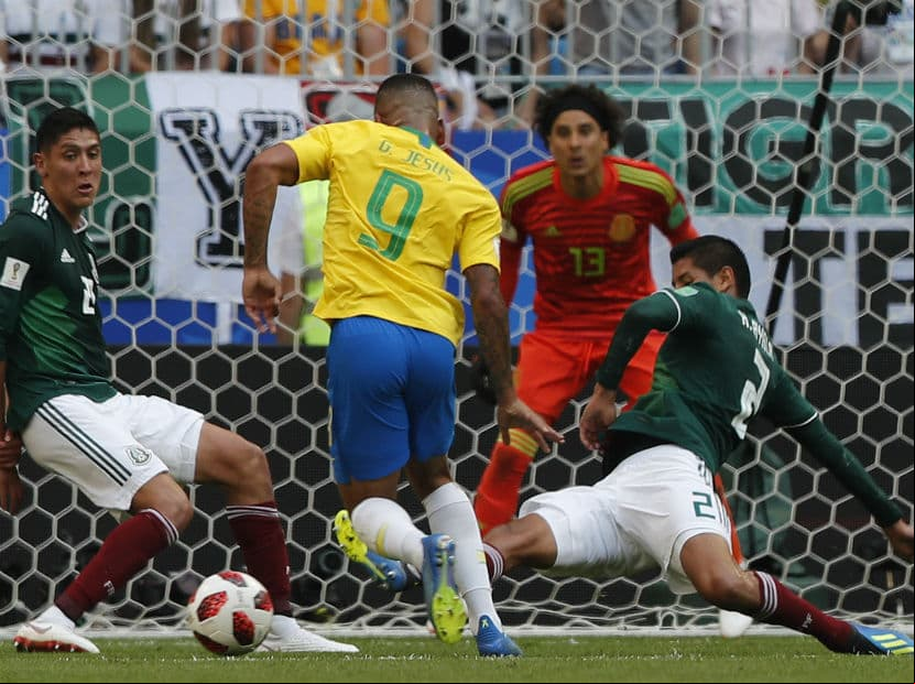 Memo Ochoa es un hombre Cáncer, fiel al número 13