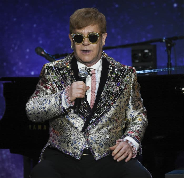 ¡Elton John se despide de los escenarios mundiales!