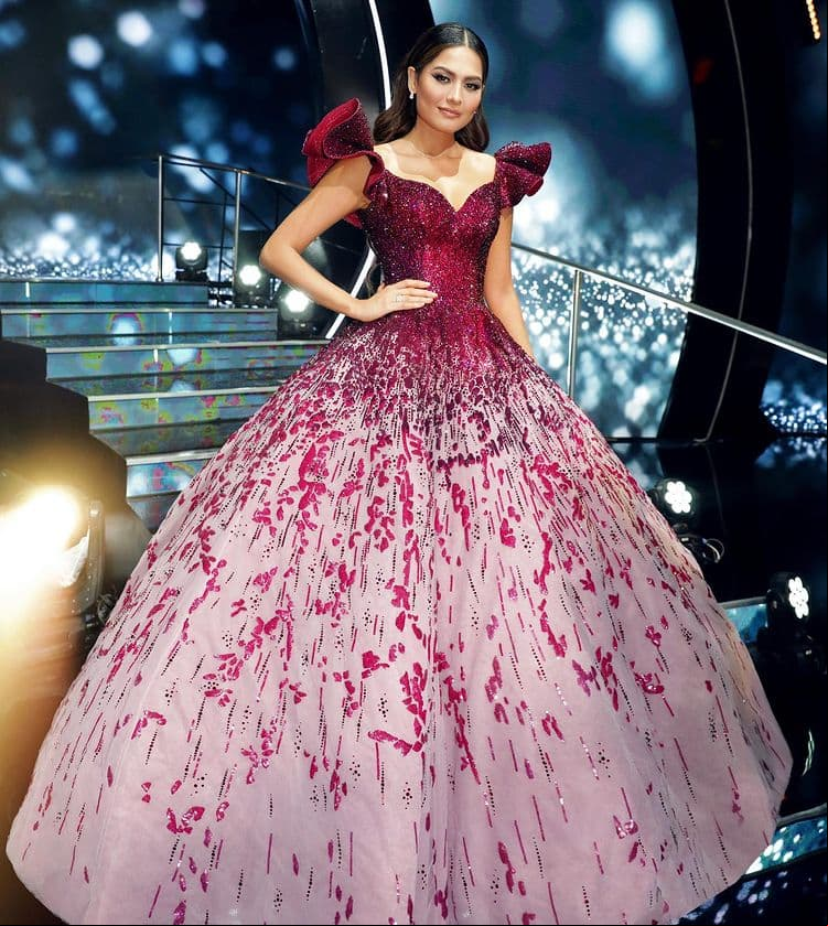 Para su última pasarela, Andrea Meza lució espectacular con este vestido de MICHAEL CINCO Dubai.