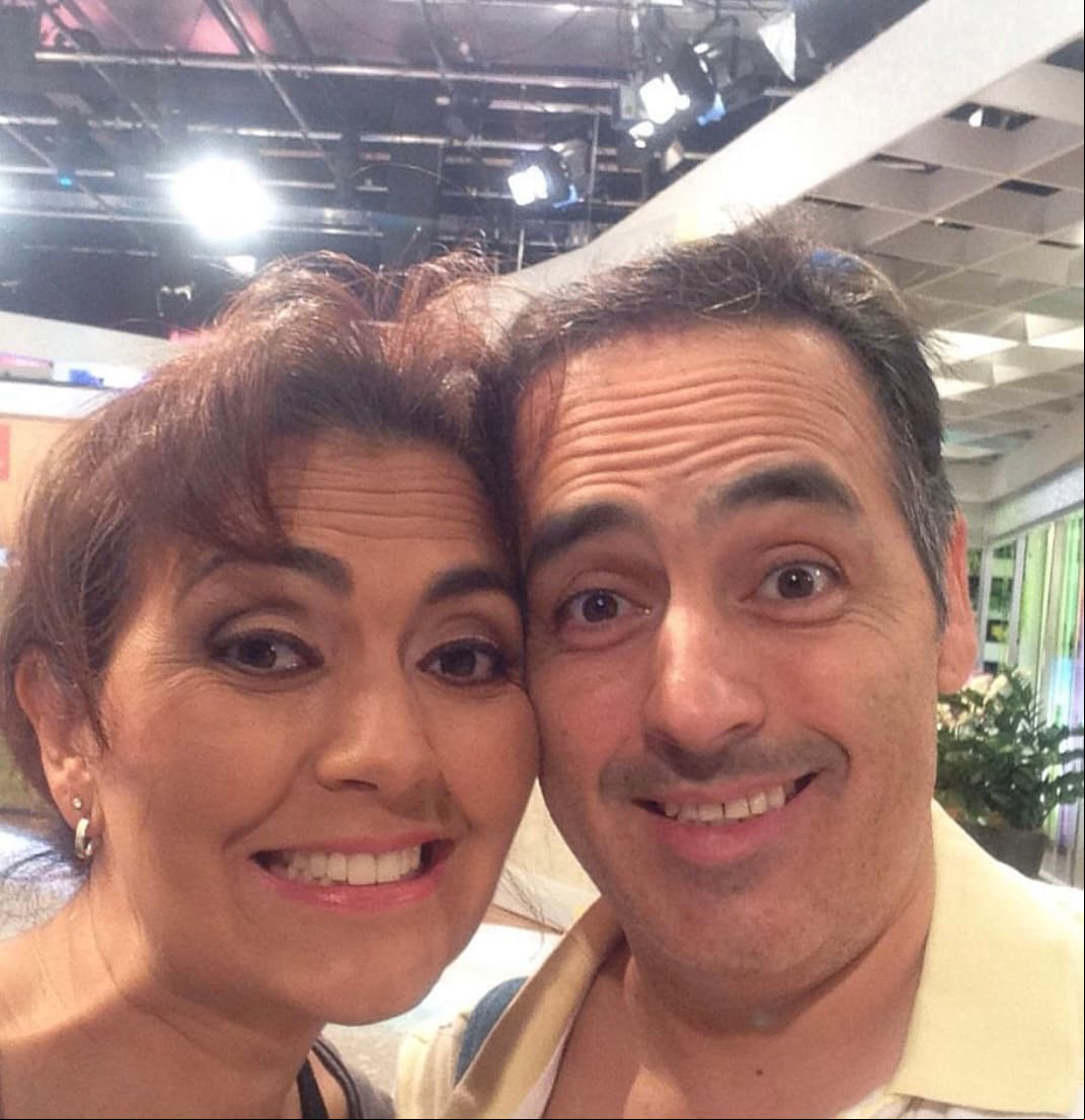 Asimismo, su hermano Luis Arcaráz también es actor y ha destacado en el género de la comedia. Su papel más conocido es el de 'Chipitín' en 'El espacio de Tatiana' en 1997.