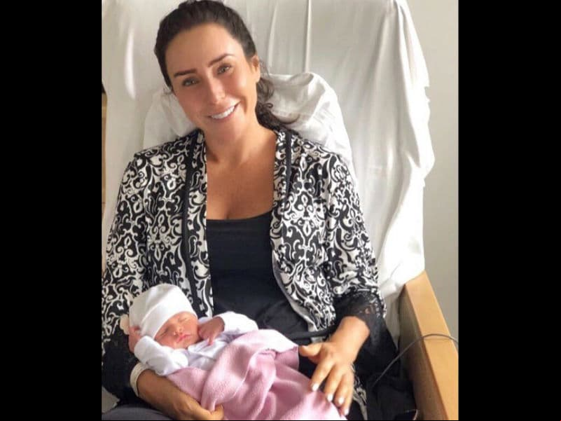 La conductora luce muy hermosa y feliz tras el nacimiento de María