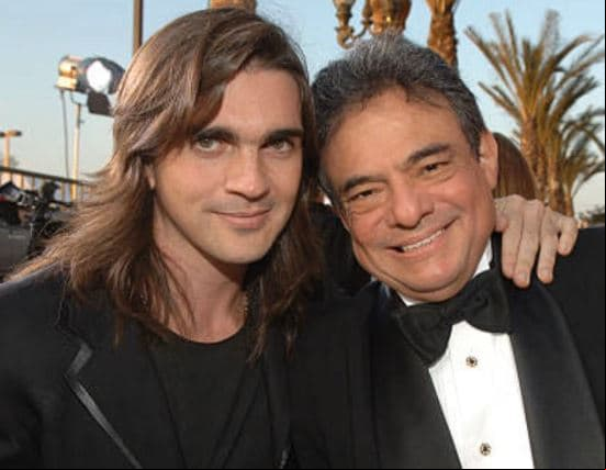 "Lamentando mucho la partida de José José sin duda alguna uno de los grandes de la música, su voz sonara por siempre en nuestros corazones. Que en paz descanse": Juanes.