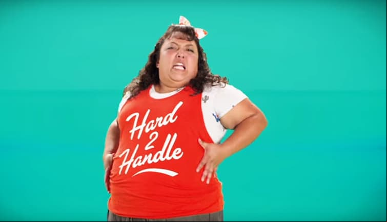 VIDEO: ¡Toña, más ardiente que nunca!